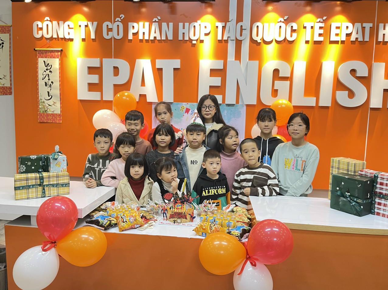 Ảnh sinh nhật học viên Epat English